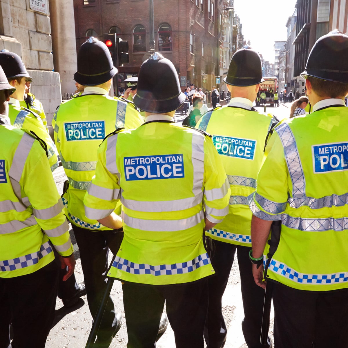 Met investigates hundreds of officers after using Palantir AI tool