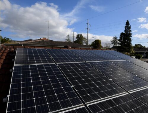 Hot weather and hungry datacentres lift Australia’s energy demand to record highs but batteries quell prices