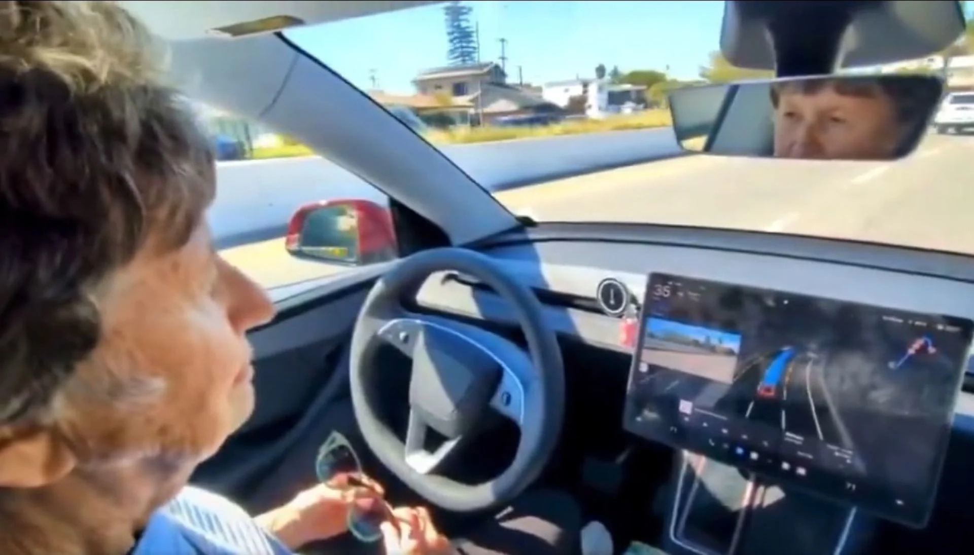 93-year-old woman headed to church in self-driving Tesla sparks safety concerns online