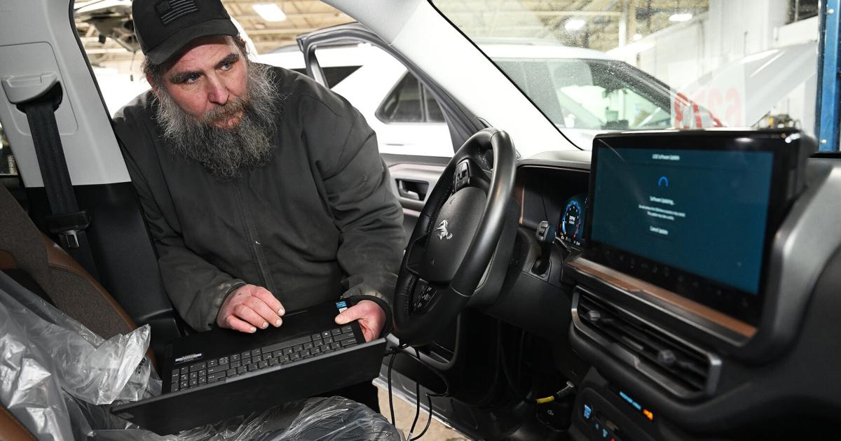 Ford recalls in past year outpaced auto industry combined, study says