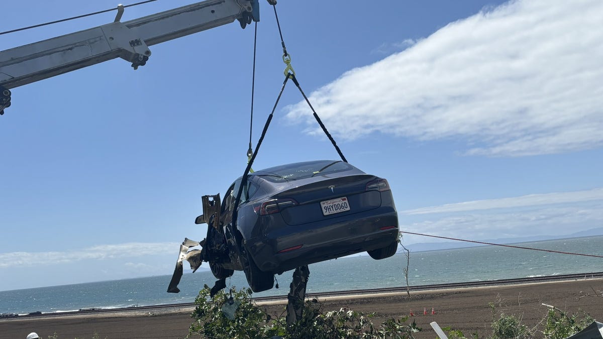 Tesla driver, 18, killed in Hwy 101 crash near Ventura ID’d