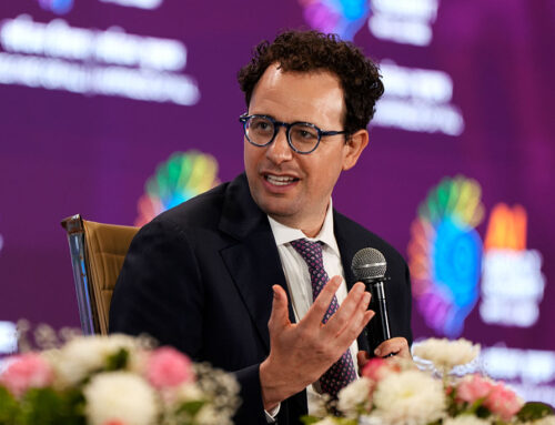 Anthropic shrugs off VC funding offers valuing it at $800B+, for now