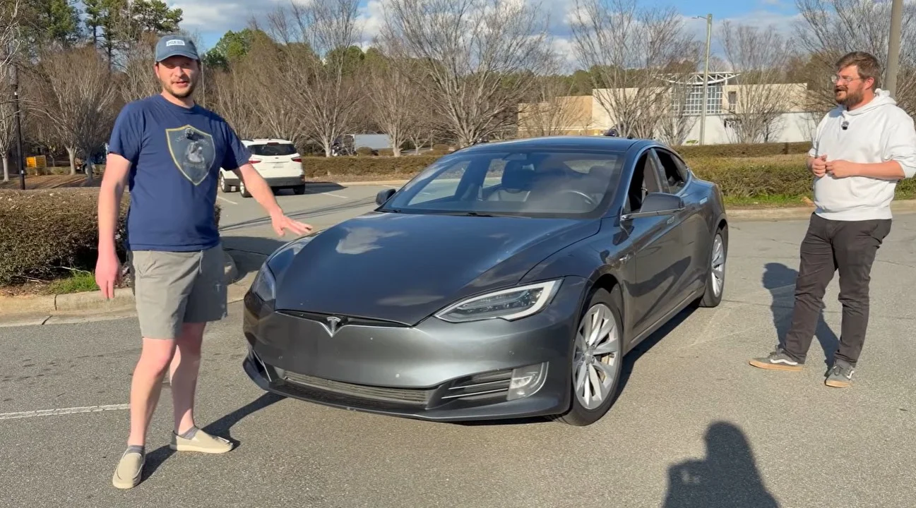US man stunned after friend buys Tesla Model S Raven Performance with 200,000 miles for ‘less than anyone could possibly imagine’