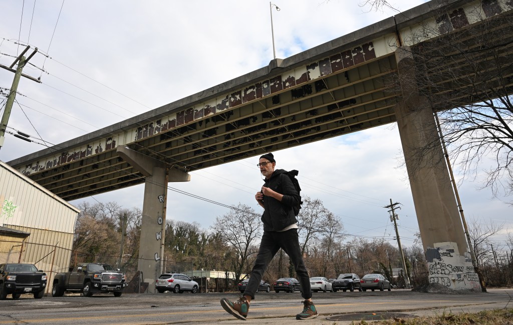 Lead paint falling into Baltimore waterways; cleanup stalled