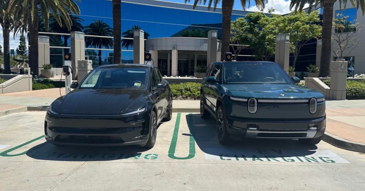 Rivian R2 vs Tesla Model Y spotted side-by-side: Detailed size comparison Rivian R2 vs Tesla Model Y spotted side-by-side: Detailed size comparison