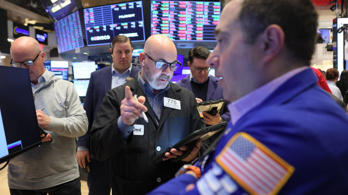 Stock Market Today (Apr. 1, 2026): Futures climb as markets eye potential end to Iran conf