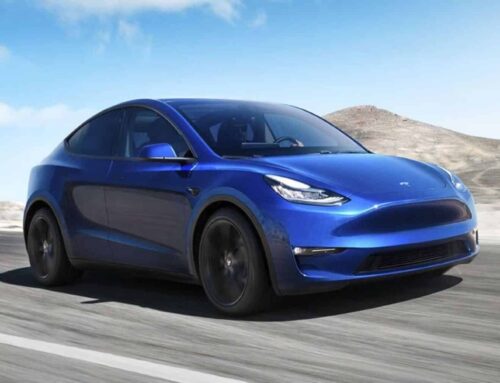 Tesla says FSD prevents hydroplaning — one owner’s wife hydroplaned into a light pole with it on