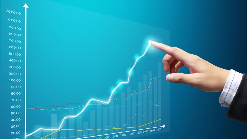 XRP, DOGE surge 5%, bitcoin above ,000 as CLARITY Act clears Senate banking panel