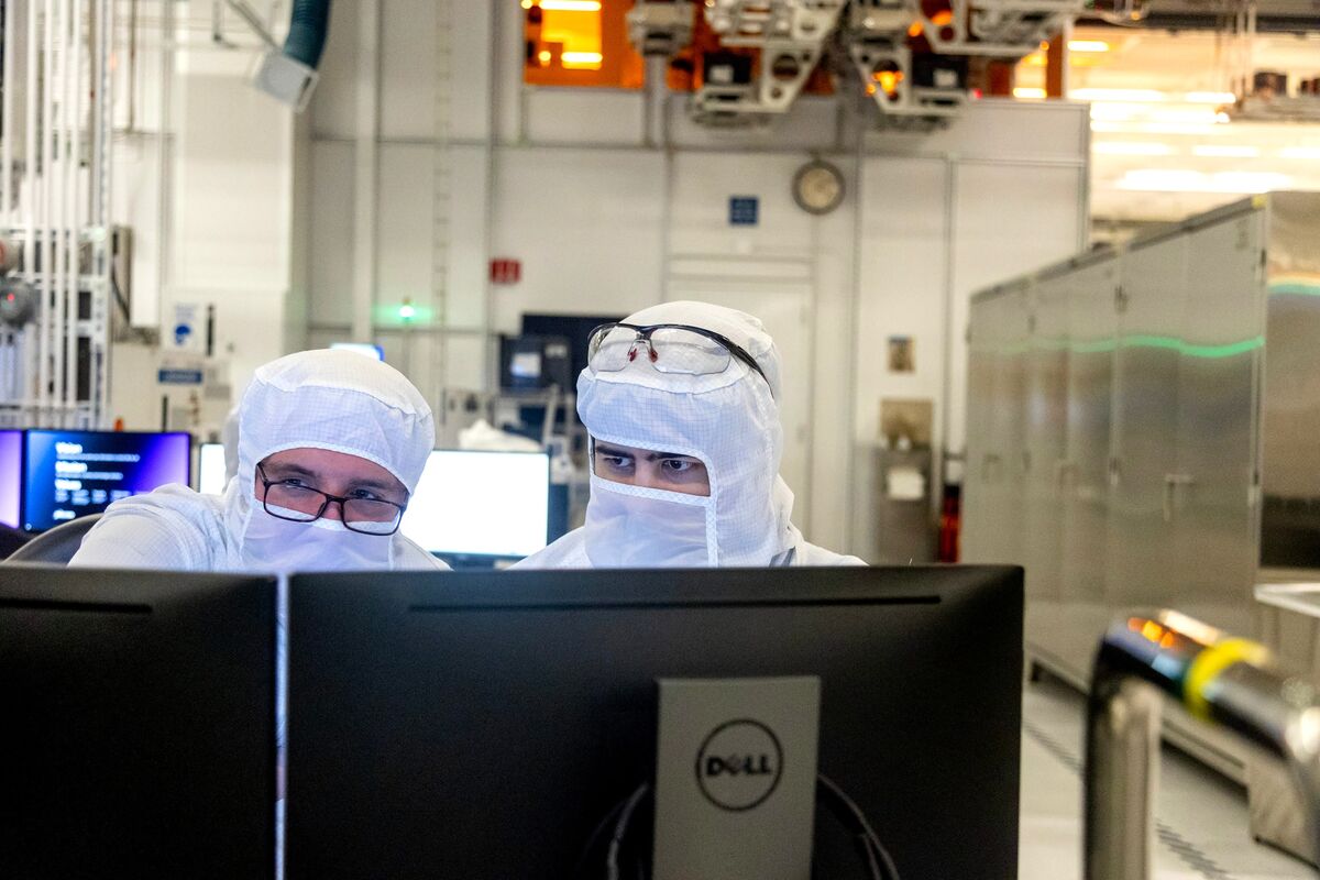 AI Bubble Debate Gets Real as Chip Stocks Rally Turns Historic AI Bubble Debate Gets Real as Chip Stocks Rally Turns Historic