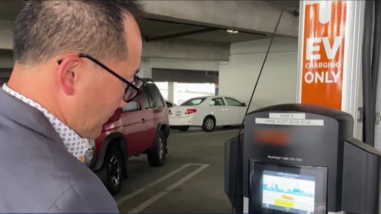 Travelers look at electric vehicles to save on summer road trips
