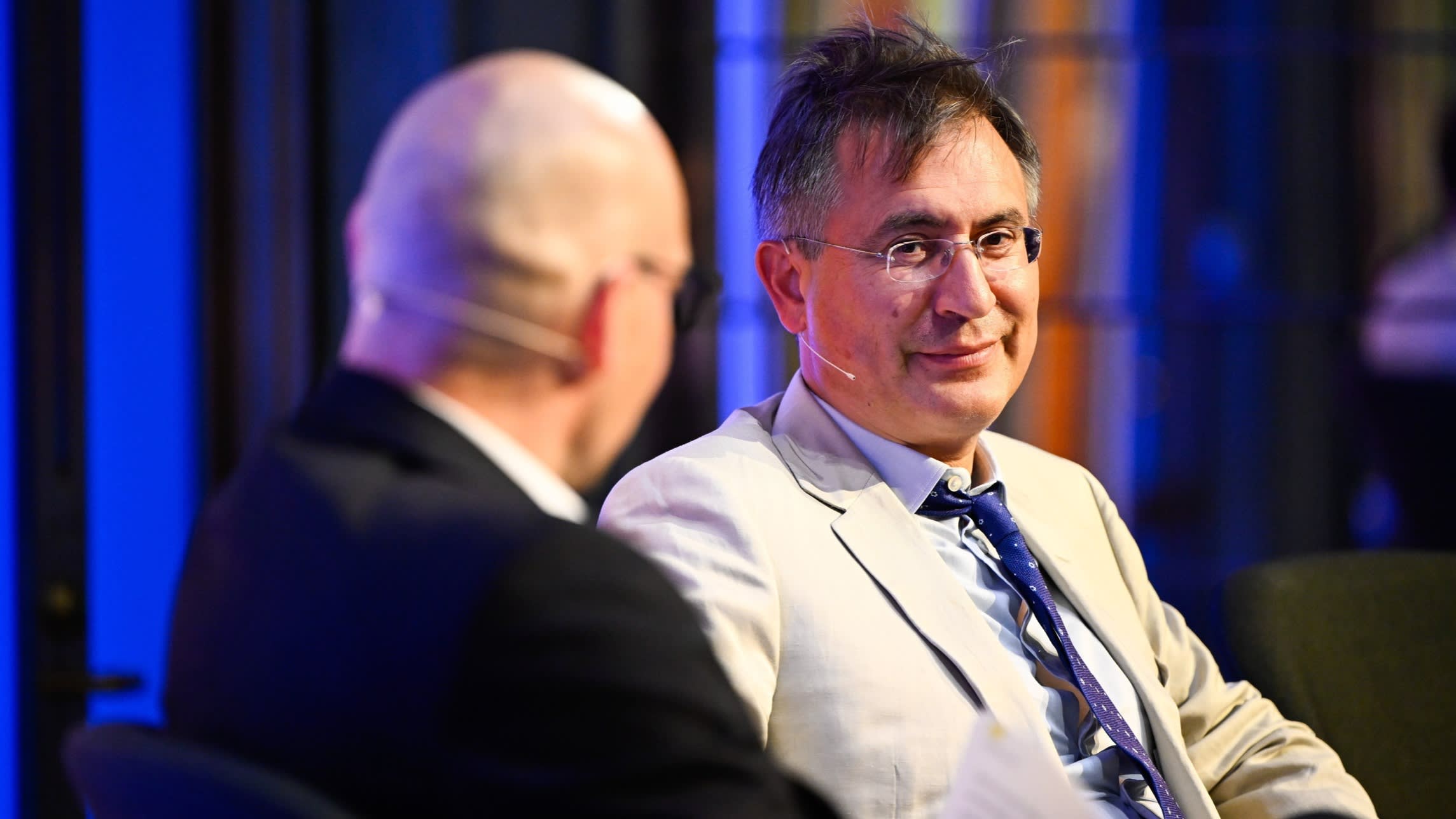 Chris Hohn’s hedge fund slashes bn Microsoft stake in warning over AI disruption