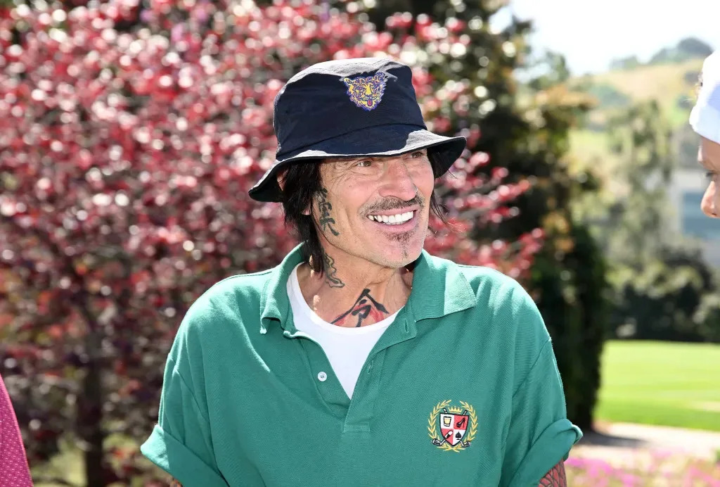 Drummer Tommy Lee Seemingly Trolls Jeff Bezos Amid Alleged Amazon Staff Complaints About Bathroom Breaks