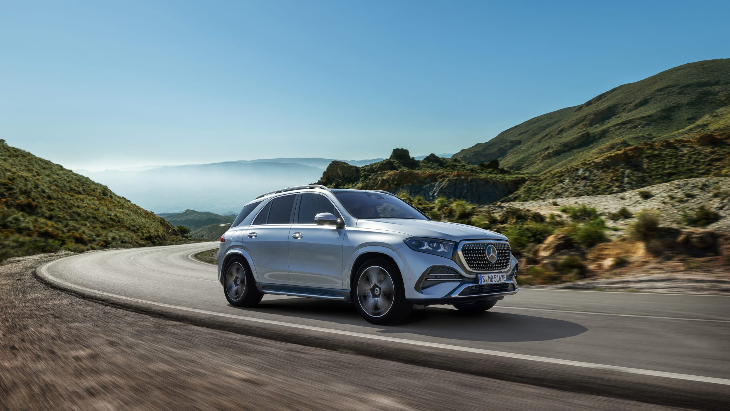 Mercedes-Benz plays both sides of the EV transition. It just may work