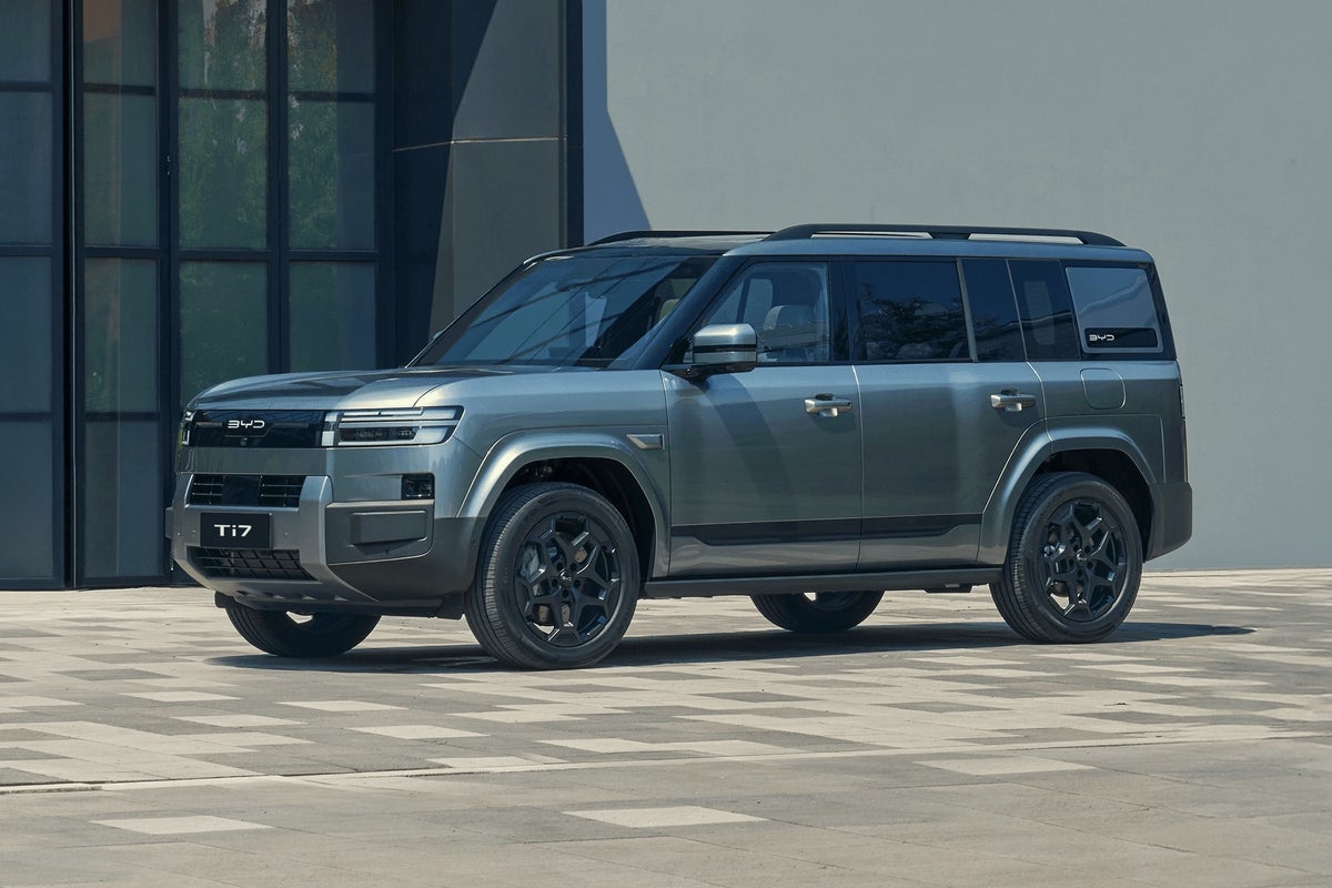 Big Chinese BYD Ti7 seven-seat SUV rivals Land Rover