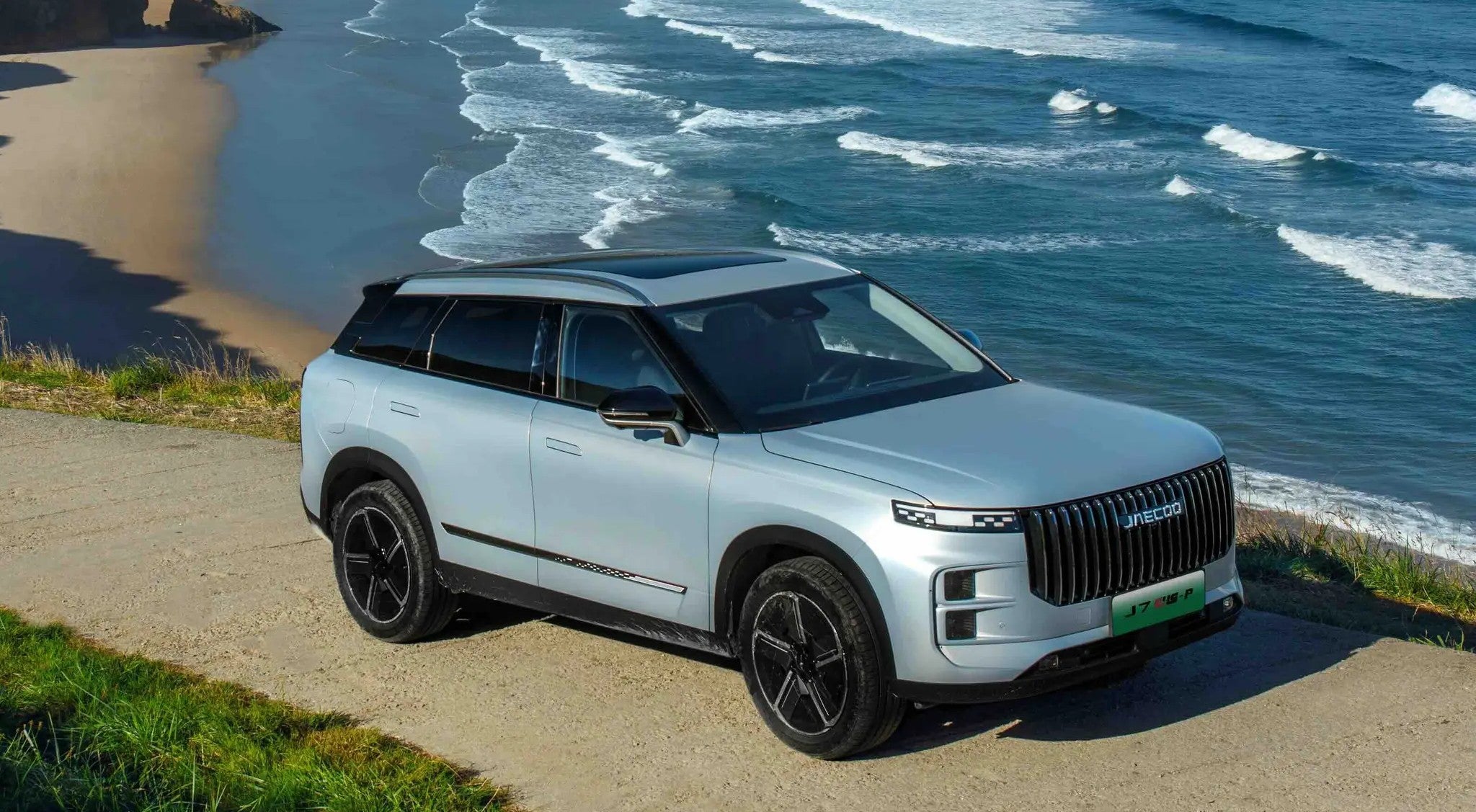 Indonesian vehicle sales surge 55% in April