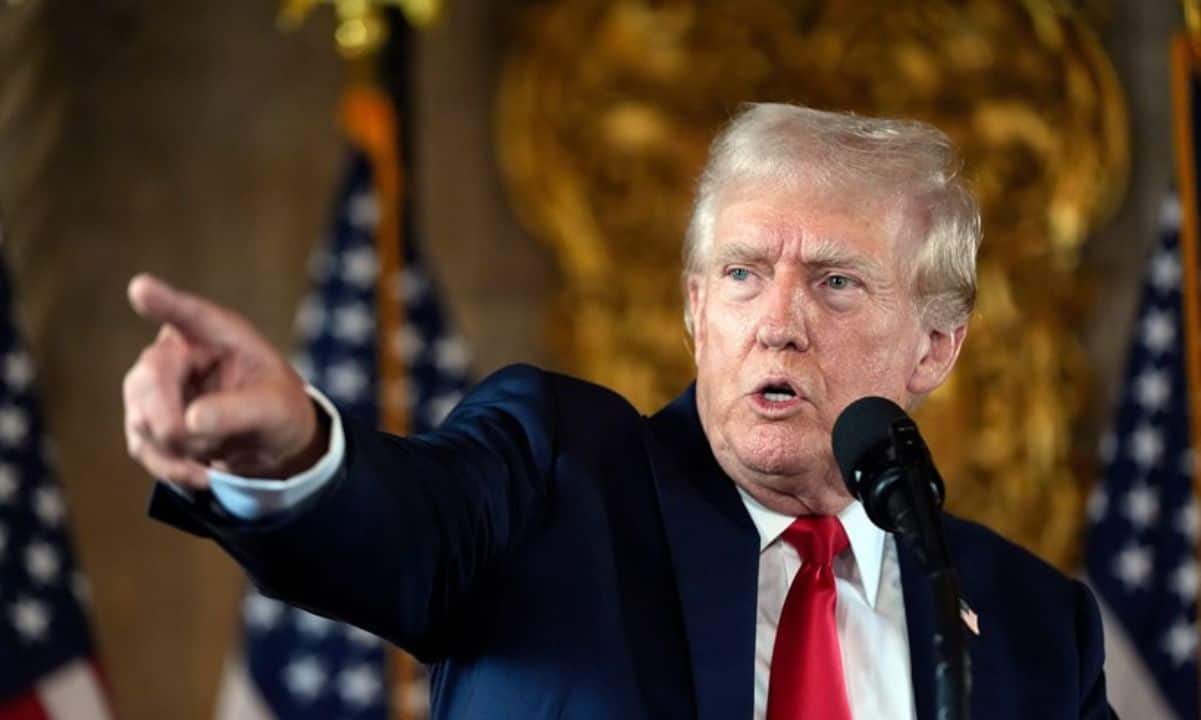 Trump Adds Coinbase and Bitcoin Stocks to Portfolio