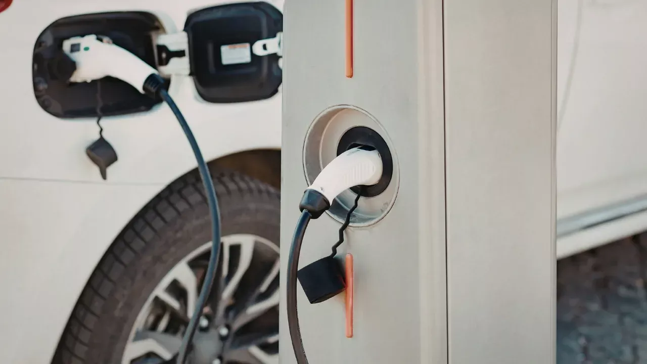 Electric Vehicle Fee Bill Would Add 0 Annual Charge For EV Owners – North American Community Hub