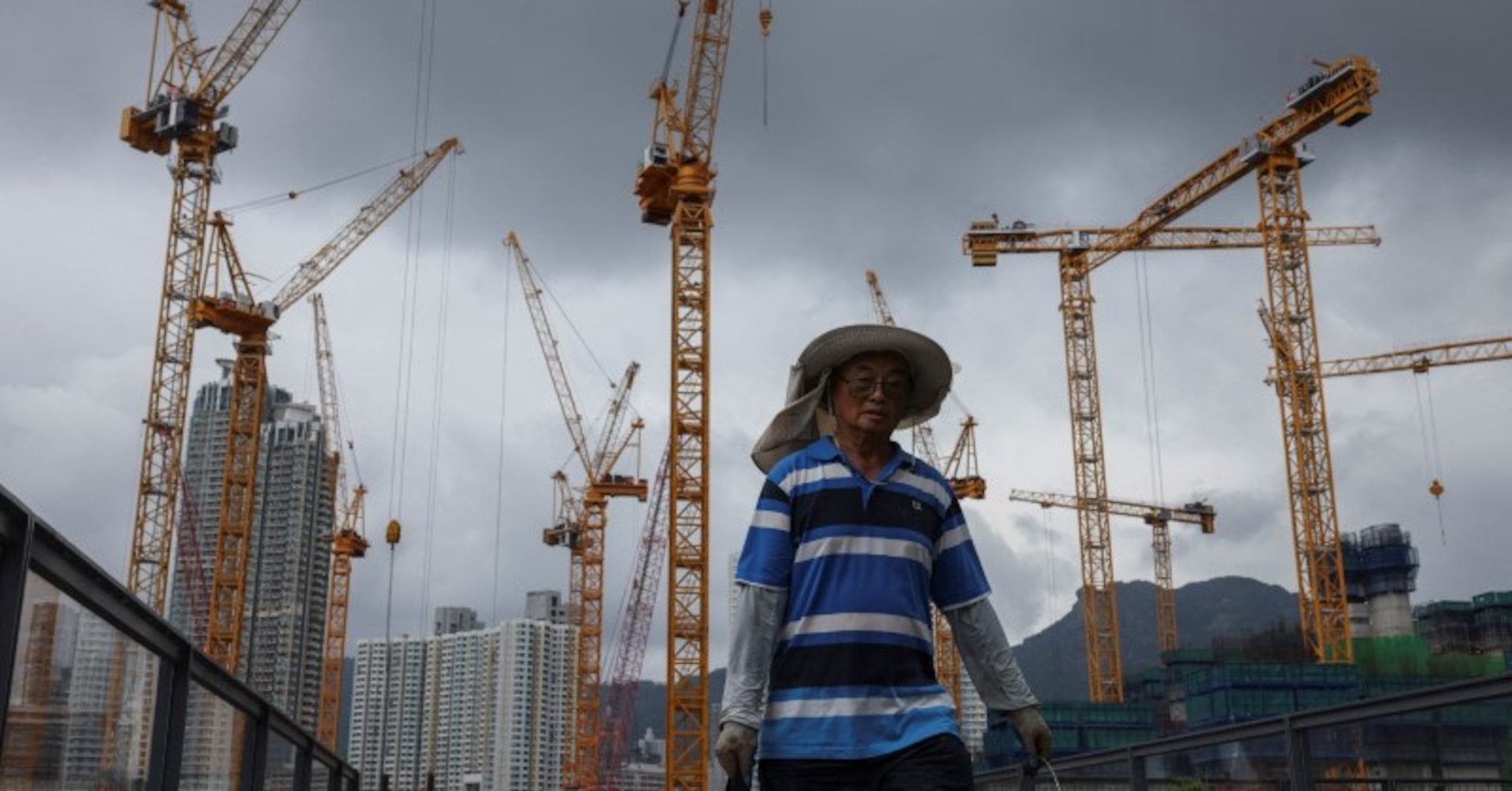 China’s property investment extends decline in January-April China’s property investment extends decline in January-April