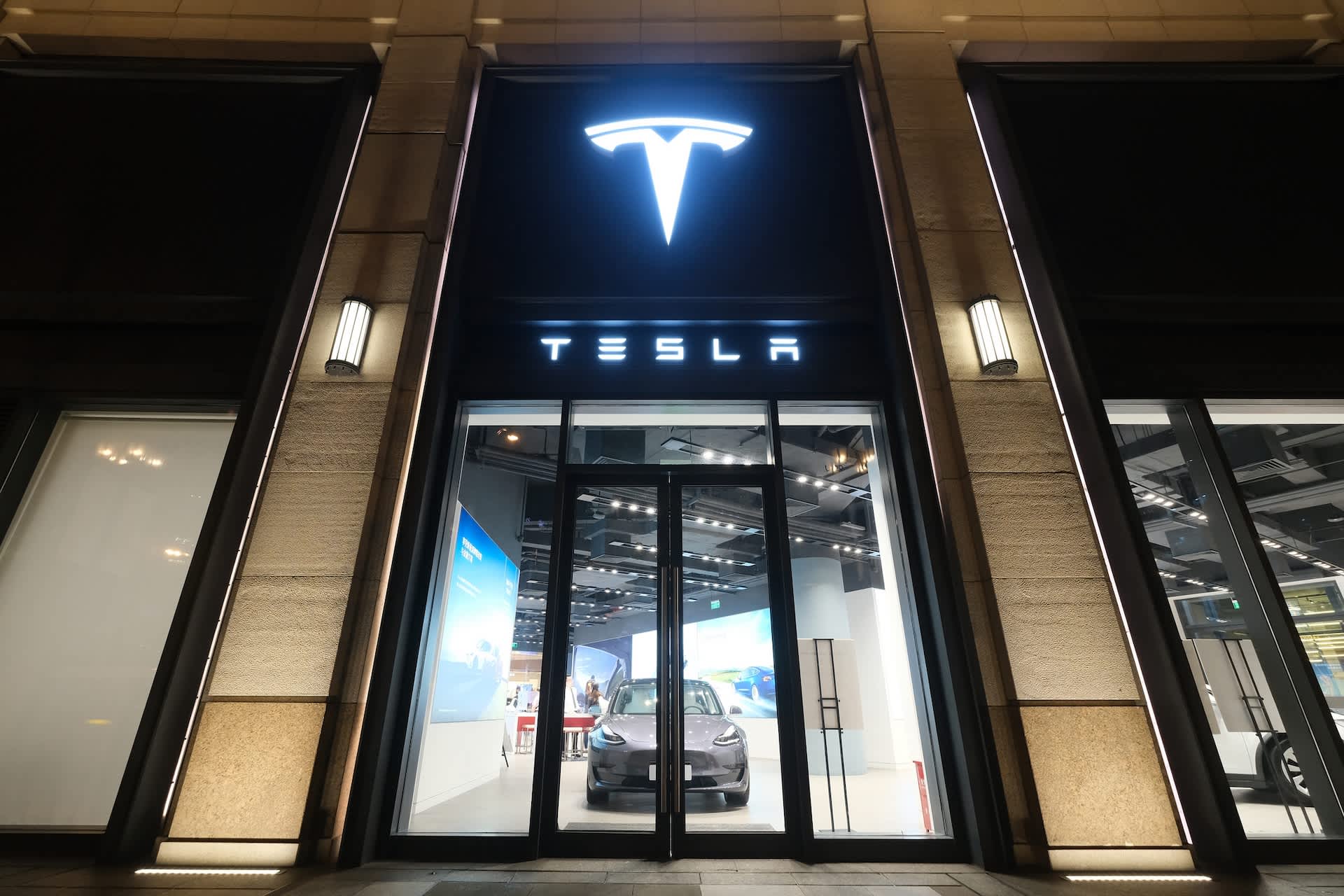 Tesla falls out of China’s EV top 10 as BYD surges