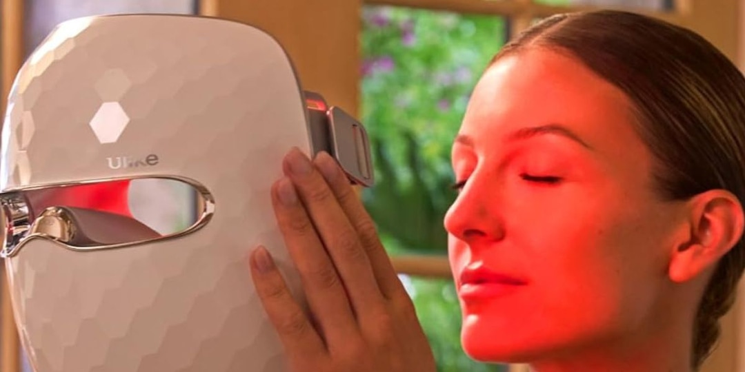 Experts on the Red Light Face Masks That Actually Work (& They’re All on Sale!)