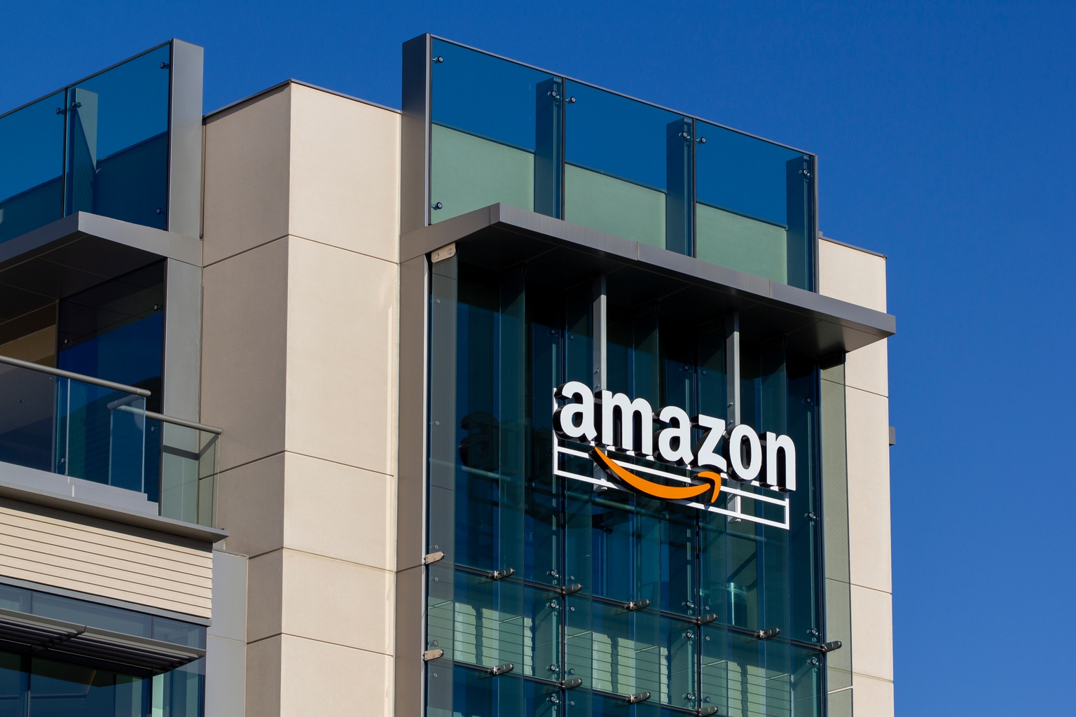 Amazon’s Mispriced Trifecta: Logistics, Ads, And The Capex Inversion