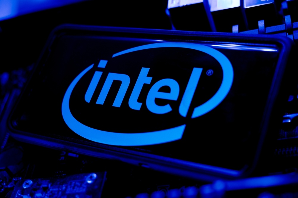 Trump Administration Brokers. Intel and Apple Reach Chipmaking Agreement, Shares Surge More Than 13%