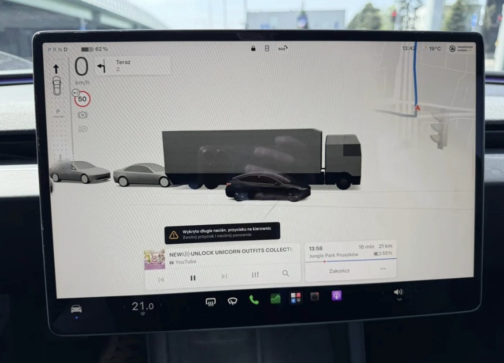 Tesla begins factoring international designs in Full Self-Driving visualization