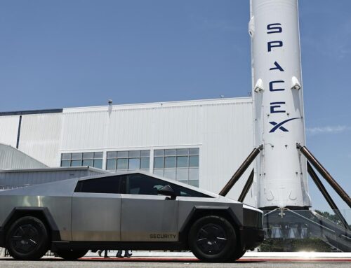 Fidelity cuts minimum for SpaceX IPO investors