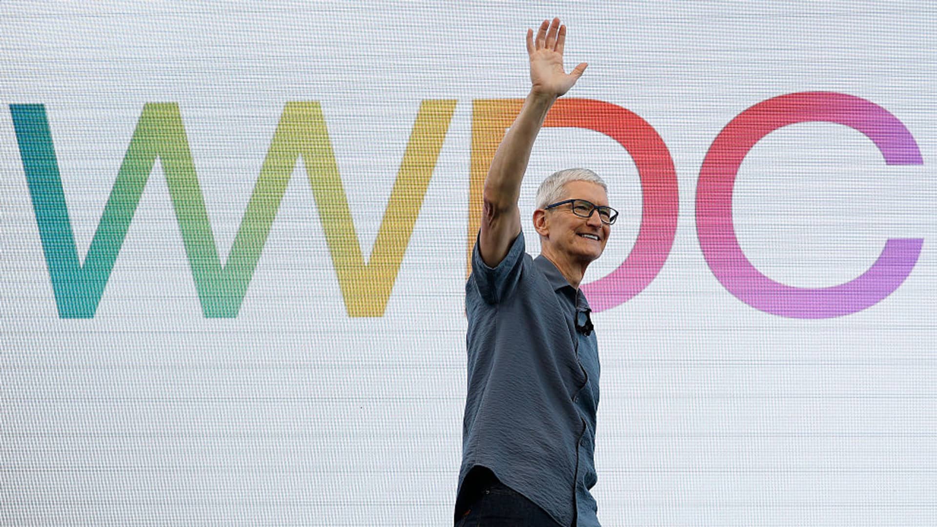 Apple stock is coming hot into next week’s WWDC. How the company can meet the moment