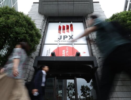 Japan’s Stocks Set to Sink on Tech Selloff, Middle East Worries