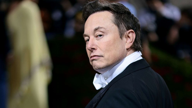 Hedge funds sold Apple, other Big Tech stocks to free up cash ahead of SpaceX IPO, JPMorgan data shows