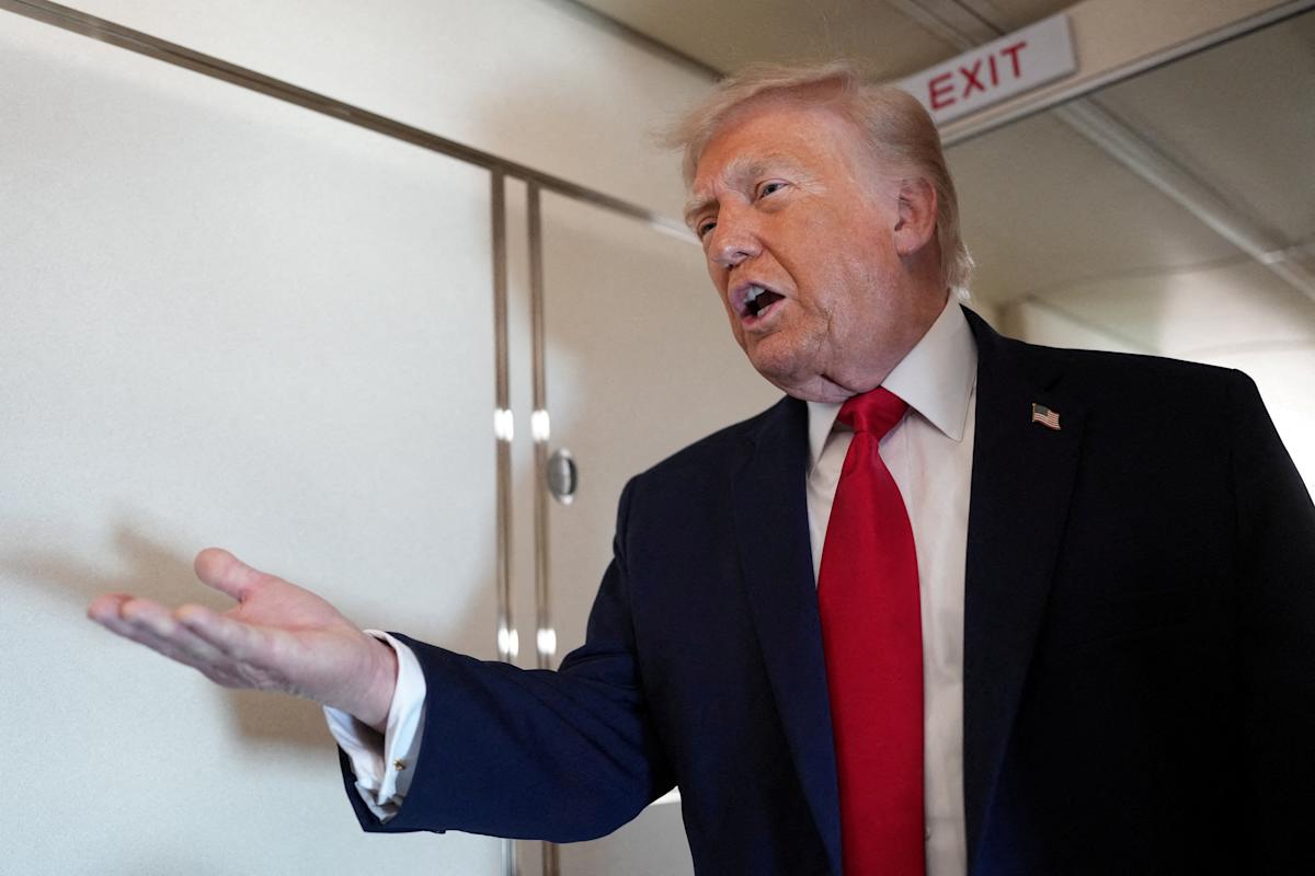 Tech stocks today: Chip stocks pull back, Trump says he’s meeting with AI executives