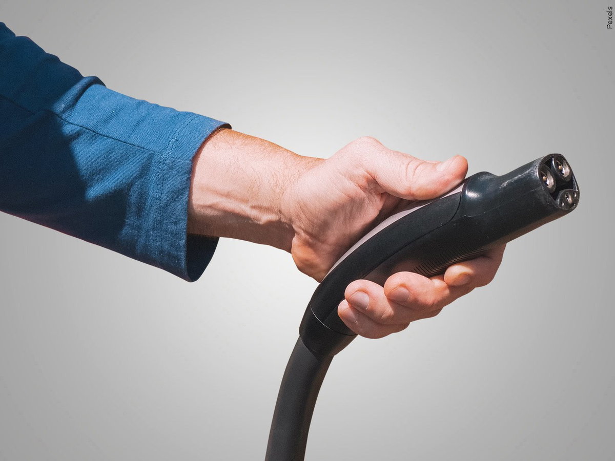 Electric mobility grants to boost Central Oregon transportation access Electric mobility grants to boost Central Oregon transportation access