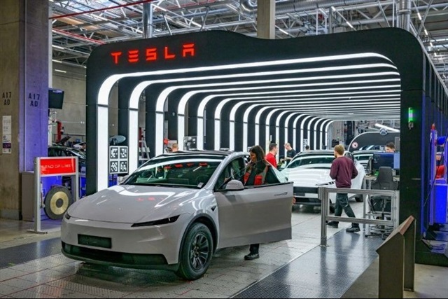 Aleees reportedly wins long-term Tesla order as LFP supply chain shifts