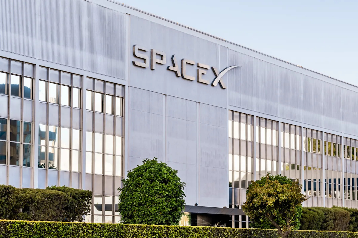 What a SpaceX IPO could mean for retirement investors