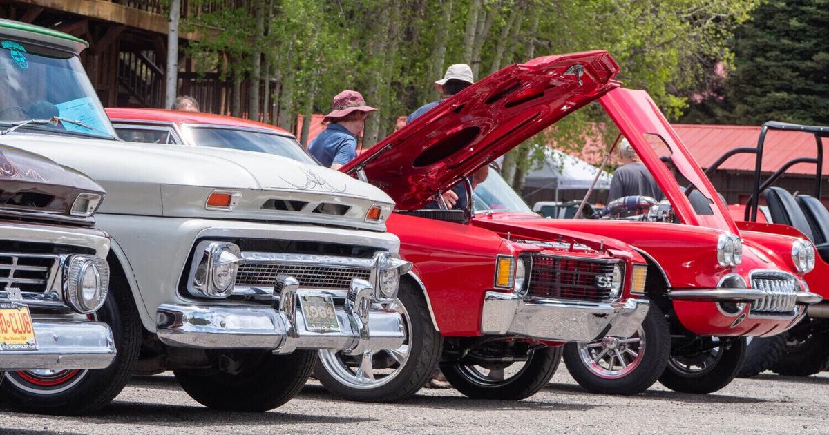 Cars, bargains roll into Red River