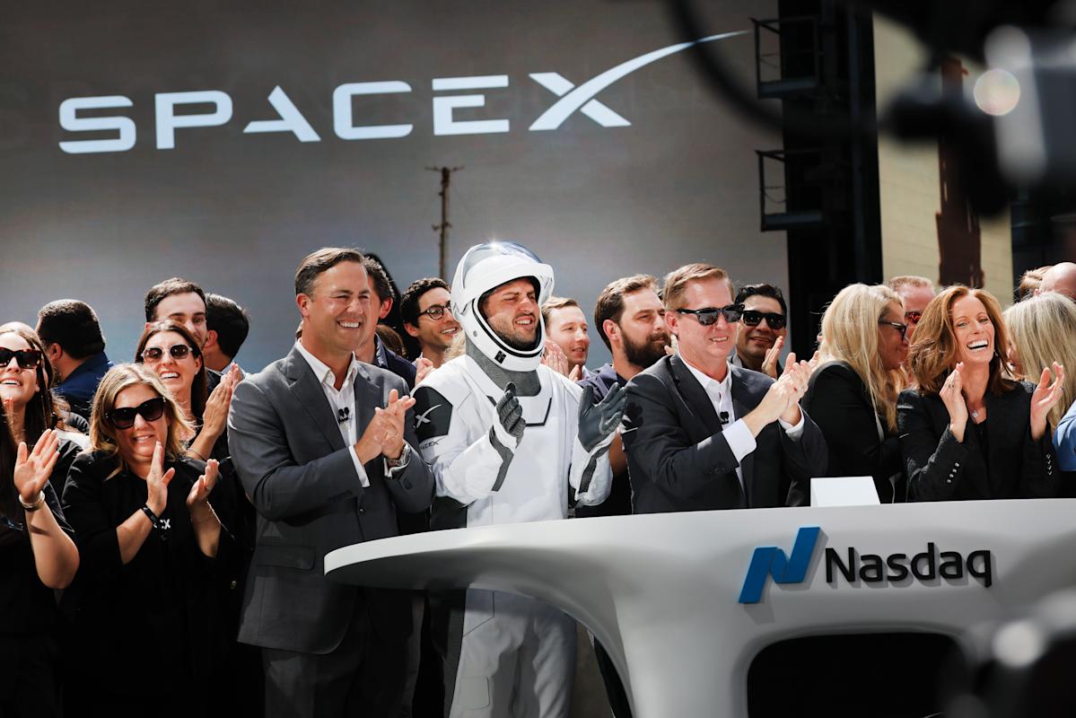 SpaceX stock falls for first time, ending 3-day surge SpaceX stock falls for first time, ending 3-day surge