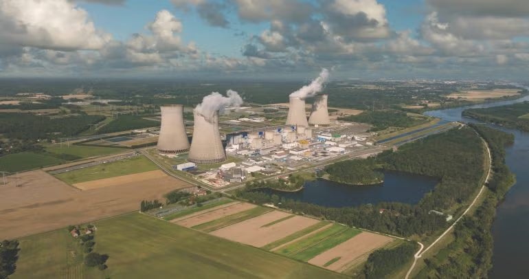 Nuclear Meets Solar: Shared Benefits Nuclear Meets Solar: Shared Benefits