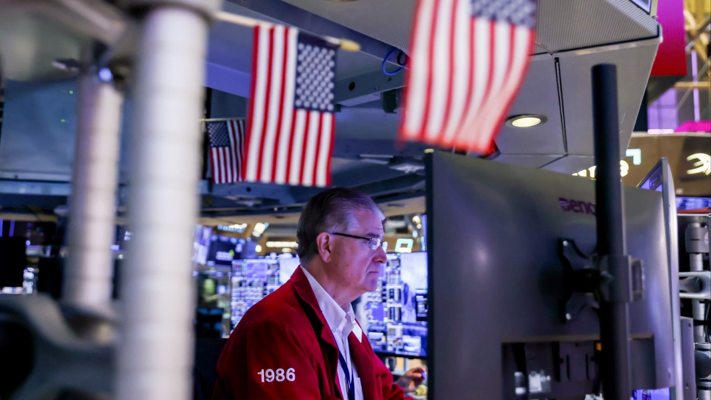 Nasdaq sinks 3% as tech sell-off reignites