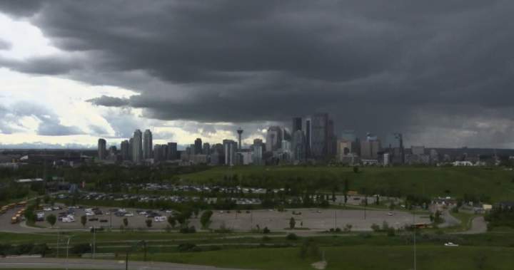 Environment Canada issues severe thunderstorm warning for Calgary area Environment Canada issues severe thunderstorm warning for Calgary area