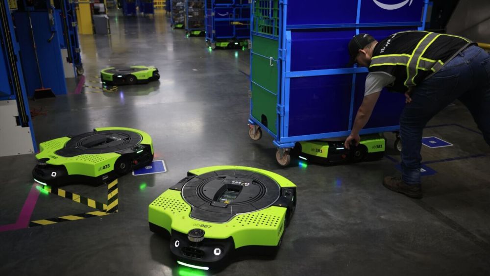 Amazon Pours  Billion Into Europe: New Robots, 25,000 New Jobs